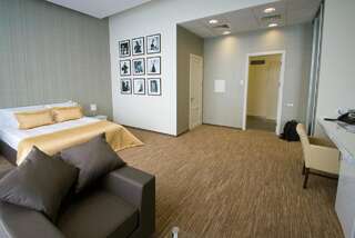 Отель Airport Hotel Киев Большой двухместный номер с 1 кроватью-1